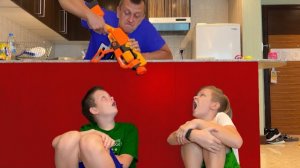 САША С АРСЕНИЕМ И ЗАГОВОР ПРОТИВ ПАПЫ. БРОС ШОУ