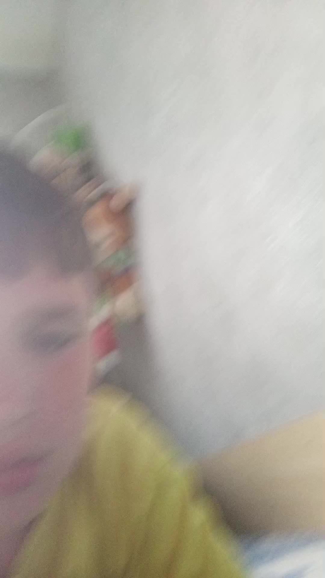 й