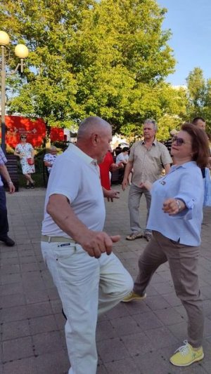 Мы совсем не ревнивы..... 06.06.26.