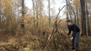 выживание в лесу, построил шалаш часть 7