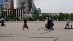 ⚡️Глава Чечни прогулялся по Грозному и пообщался с жителями