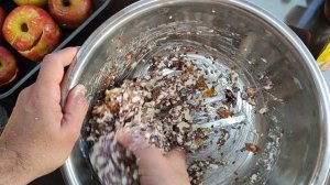 Запечённые яблоки с творогом и сухофруктаии