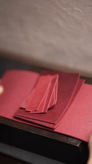 Making a Eyelet Lock Small Purse