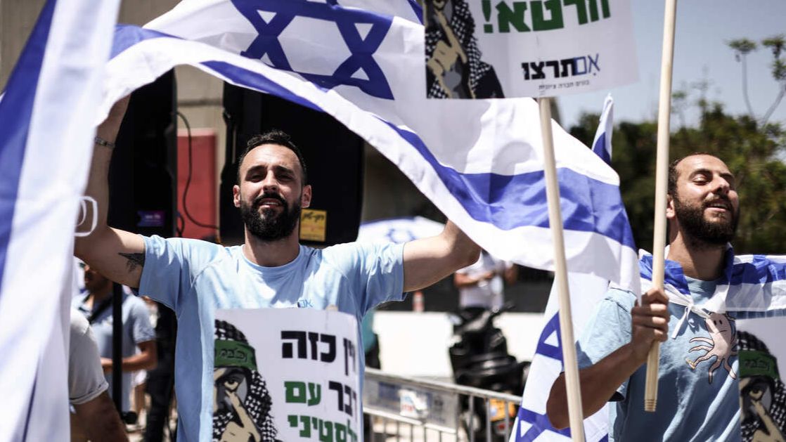 Haaretz: сотни израильтян вышли на антиправительственные митинги в Тель-Авиве