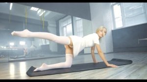 Yoga class,white style, young girl , relax music 4K #yoga #relaxing #music #girl #class #4k (720p)