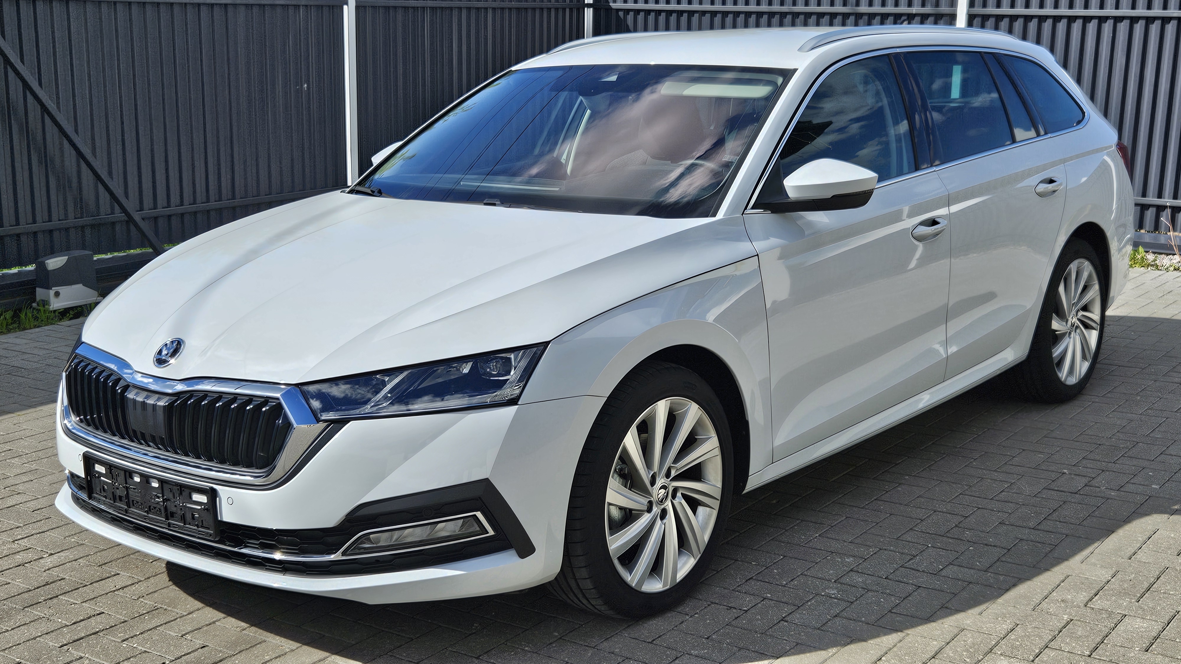 Новый автомобиль!!! Skoda Octavia A8 Combi 2023! 1.5 TSI 150 hp 6МКПП! Привезли на заказ. смотреть онлайн