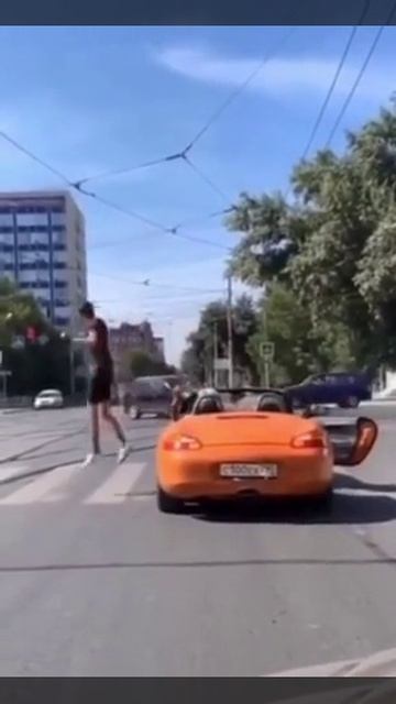 Не стой на пути у пешехода!!! смотреть онлайн