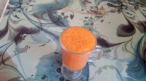 Морковно-яблочный смузи.