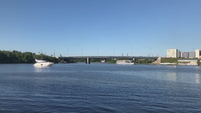 э/х АУРУМ идёт на Москву