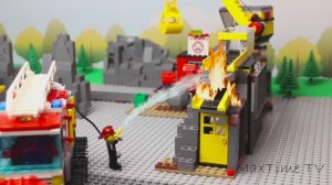 ЛЕГО Пожарная машина и Бетономешалка строят железную дорогу!  Видео для детей