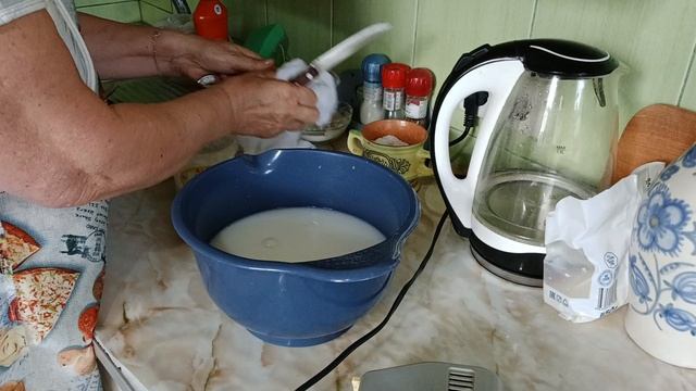 На сегодня всё! И блинов напекла.Рецепт блинчиков на воде и рецепт разрыхлителя. смотреть онлайн