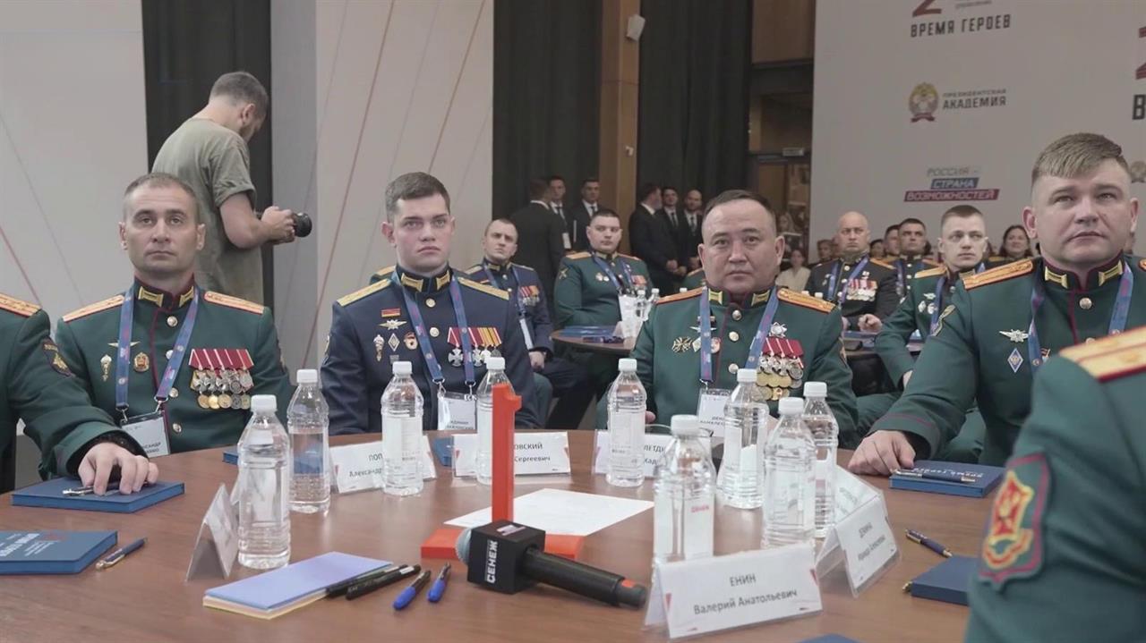 На высокие должности назначен каждый четвертый участник программы "Время героев". смотреть онлайн