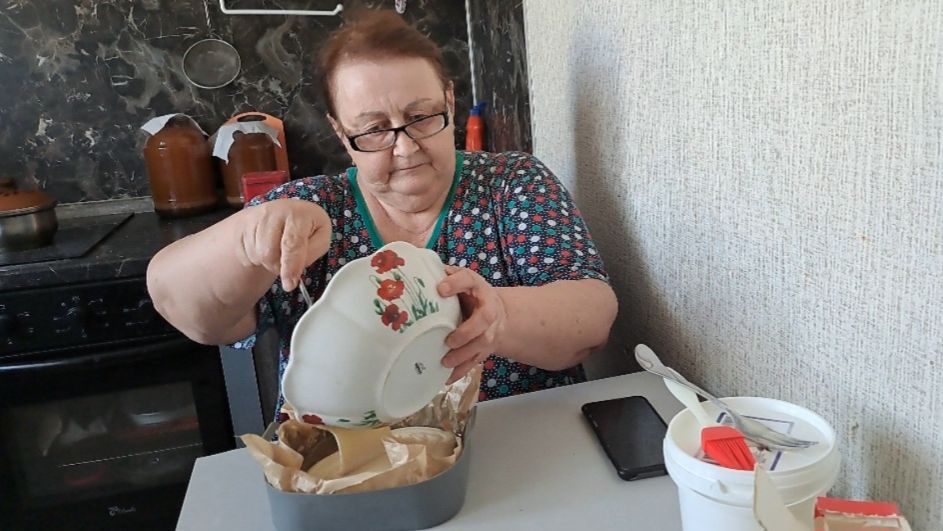 По амбарам помела, по сусекам поскребла, наскребла на манник. Готовлю в аэрогриле. смотреть онлайн