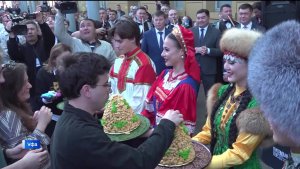 Как в Уфе встречали «Театральный поезд» - репортаж «Вестей»