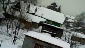 Наблюдаю за бабушкой с помощью своего квадрокоптера.