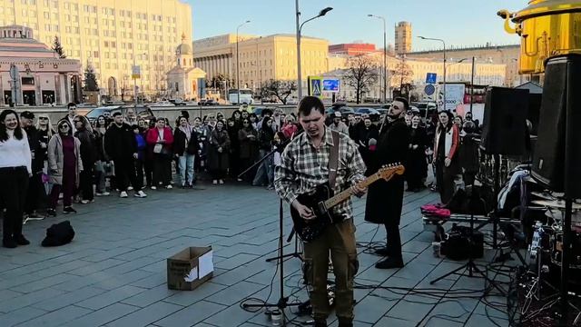 Летящей походкой ты вышла из мая.... смотреть онлайн