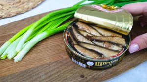 Вкусный салат со ШПРОТАМИ и зелёным луком за 5 минут! Все обалдели, когда попробовали!