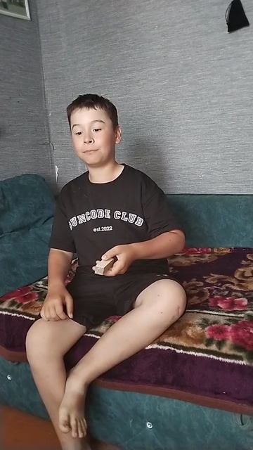 Гайд как съесть вафлю.