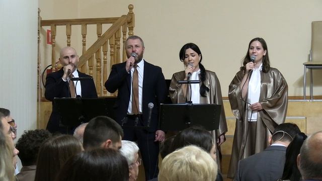 "Стоит основанье" смотреть онлайн