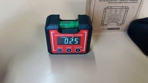 измерение угла с помощью компактного электронного уровня угломера Tecnicom TC-LA65C