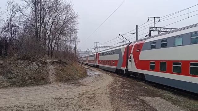 Электровоз эп20 001 выезжает с технической стоянке