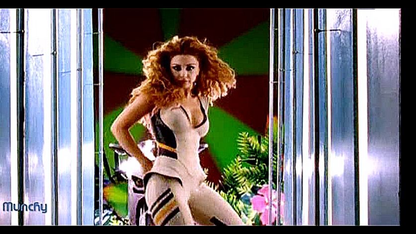 Myriam Fares - Eh Elly Byhsal (2008) смотреть онлайн