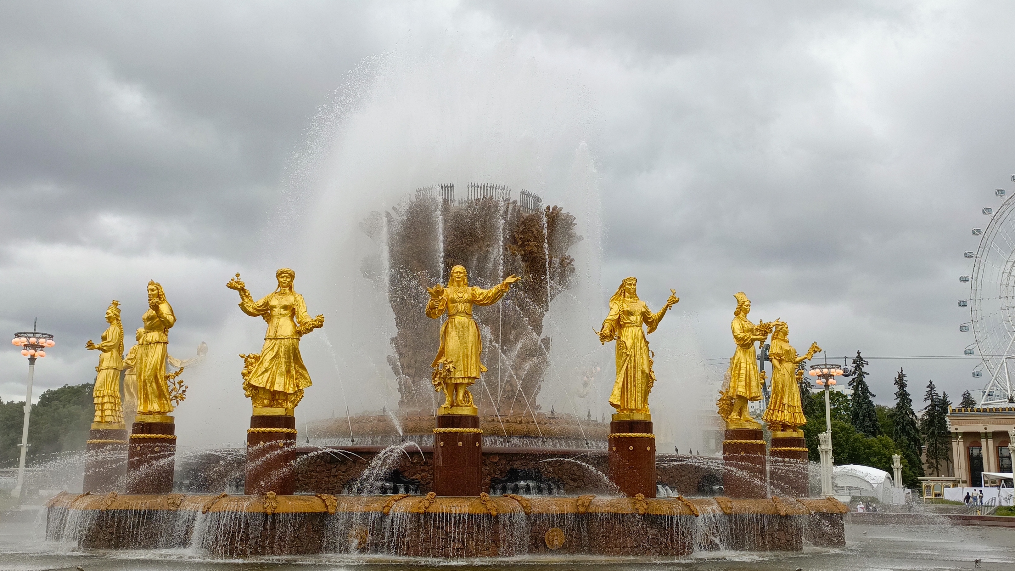 На ВДНХ смотреть онлайн
