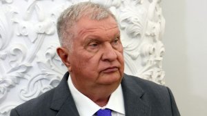 Сечин выступил на энергетической панели ПМЭФ