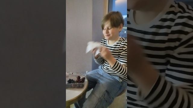 пробую вкснюсняхи из катая часть 1