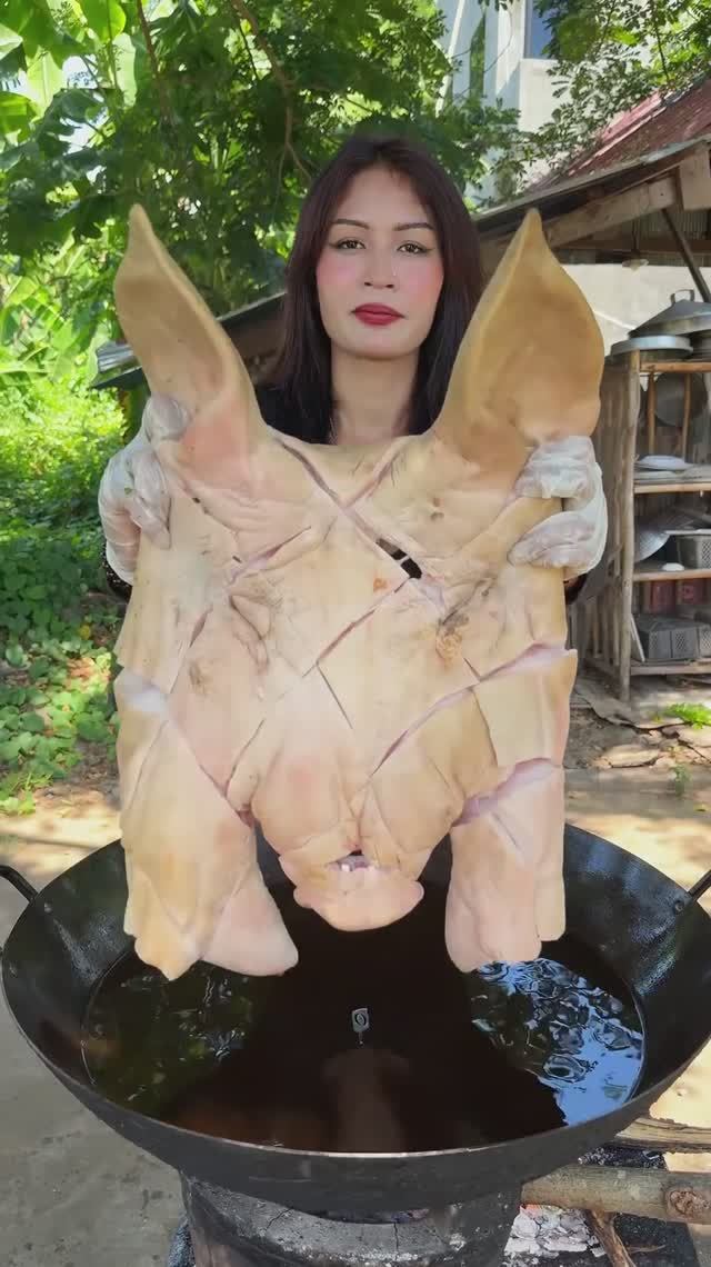 Готовим вкусную свинину во фритюре.