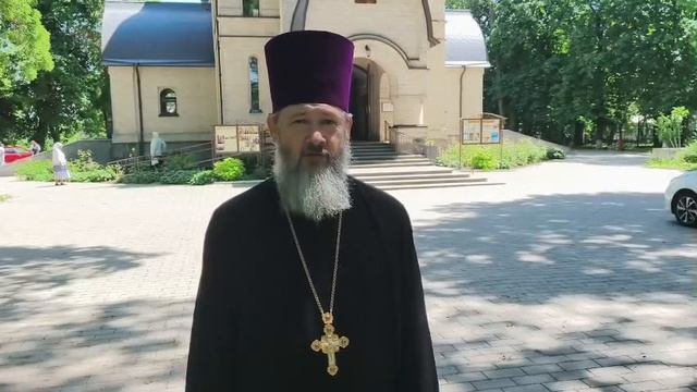 8 июня в России отмечаются два события: начало Петрова  поста и День социального работника