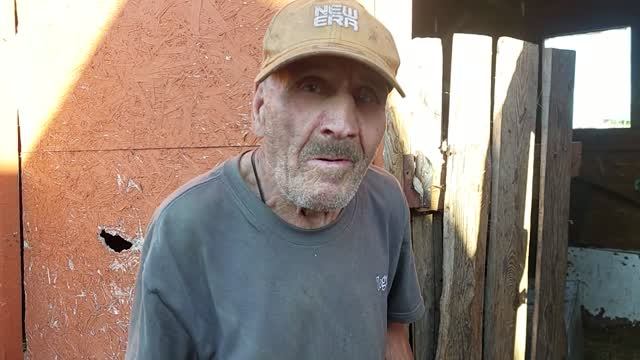 Помогаем деду Матвею опрыскивать картошку смотреть онлайн