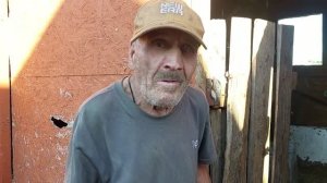 Помогаем деду Матвею опрыскивать картошку