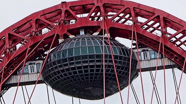 летающая тарелка Живописного моста