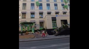 Необычное городское пространство при поликлинике.г.Москва .