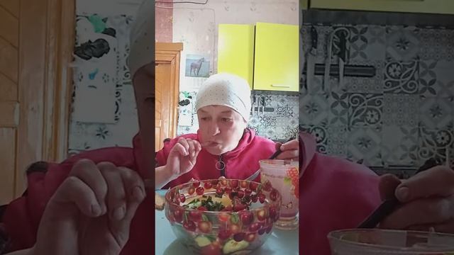 Марина Краюшкина и Вовчик. Прогулка, еда 🥣