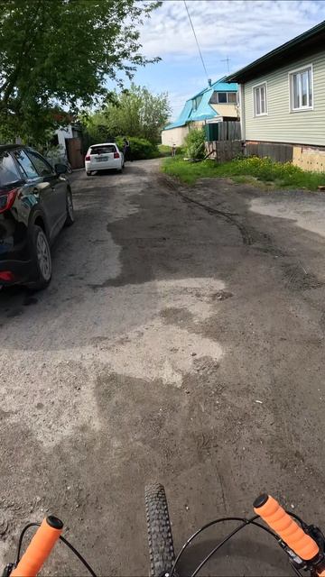 Вскрыли щель проездную, они тут повсюду - можно ехать, братцы! #велопоездка #велосипед #Тюмень