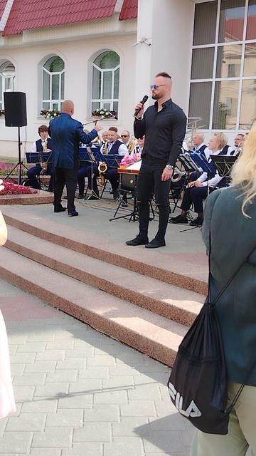 Поёт Юрий Харевич🎤 смотреть онлайн