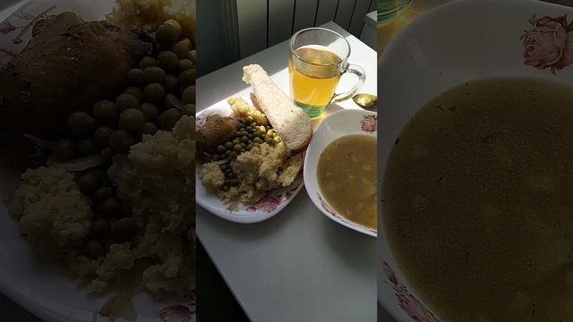Больничный обед и немного заботы. Помогаю соседке по палате 🏥
