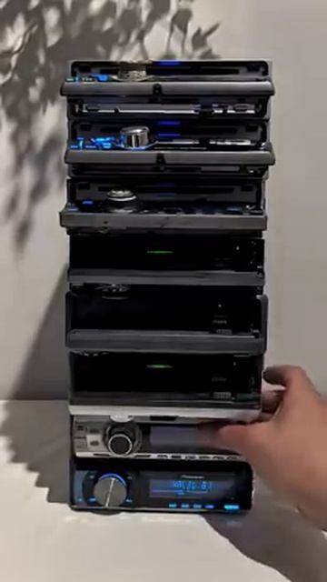 Дисплей Ultimate Pioneer OEL Stack смотреть онлайн