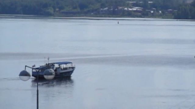 Я раньше спешила, теперь не спешу, гуляю и воздухом свежим дышу.