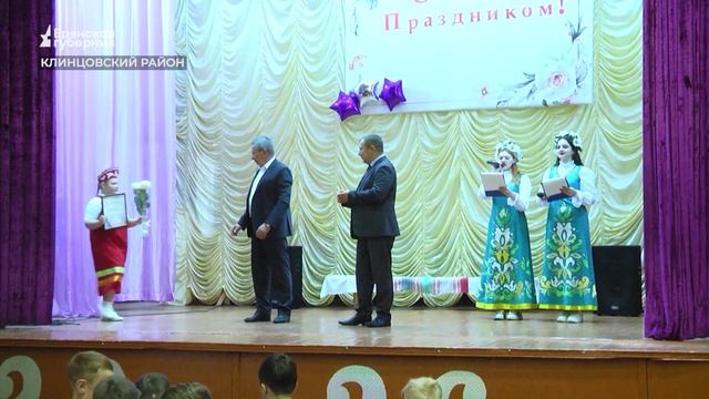 В брянском колхозе начали выплачивать до 300 тысяч рублей за рождение ребенка смотреть онлайн