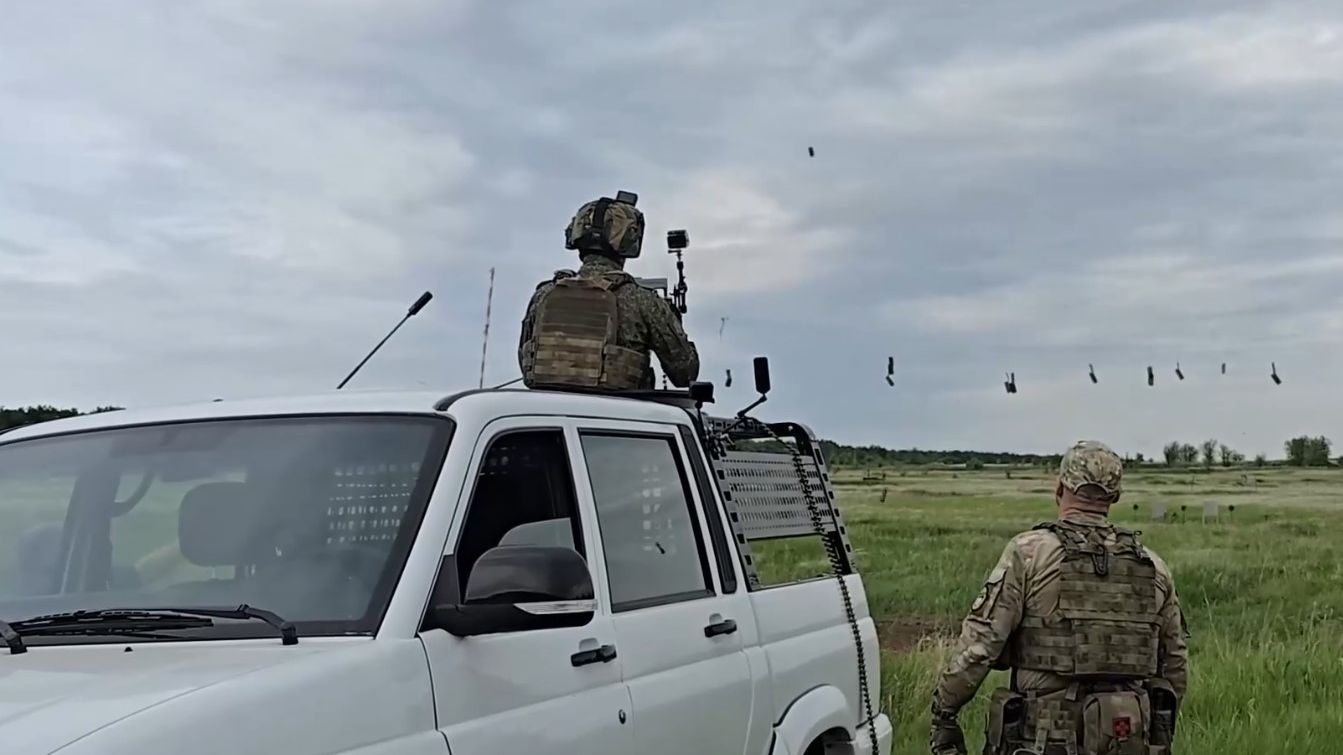 Подготовка резервистов в Самарской области к защите объектов и борьбе с беспилотниками смотреть онлайн