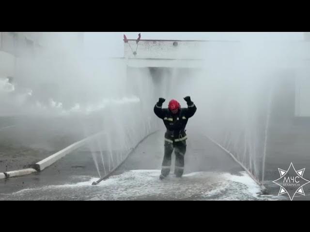 В Витебском городском отделе по ЧС проводили на заслуженный отдых Александра Фролова смотреть онлайн