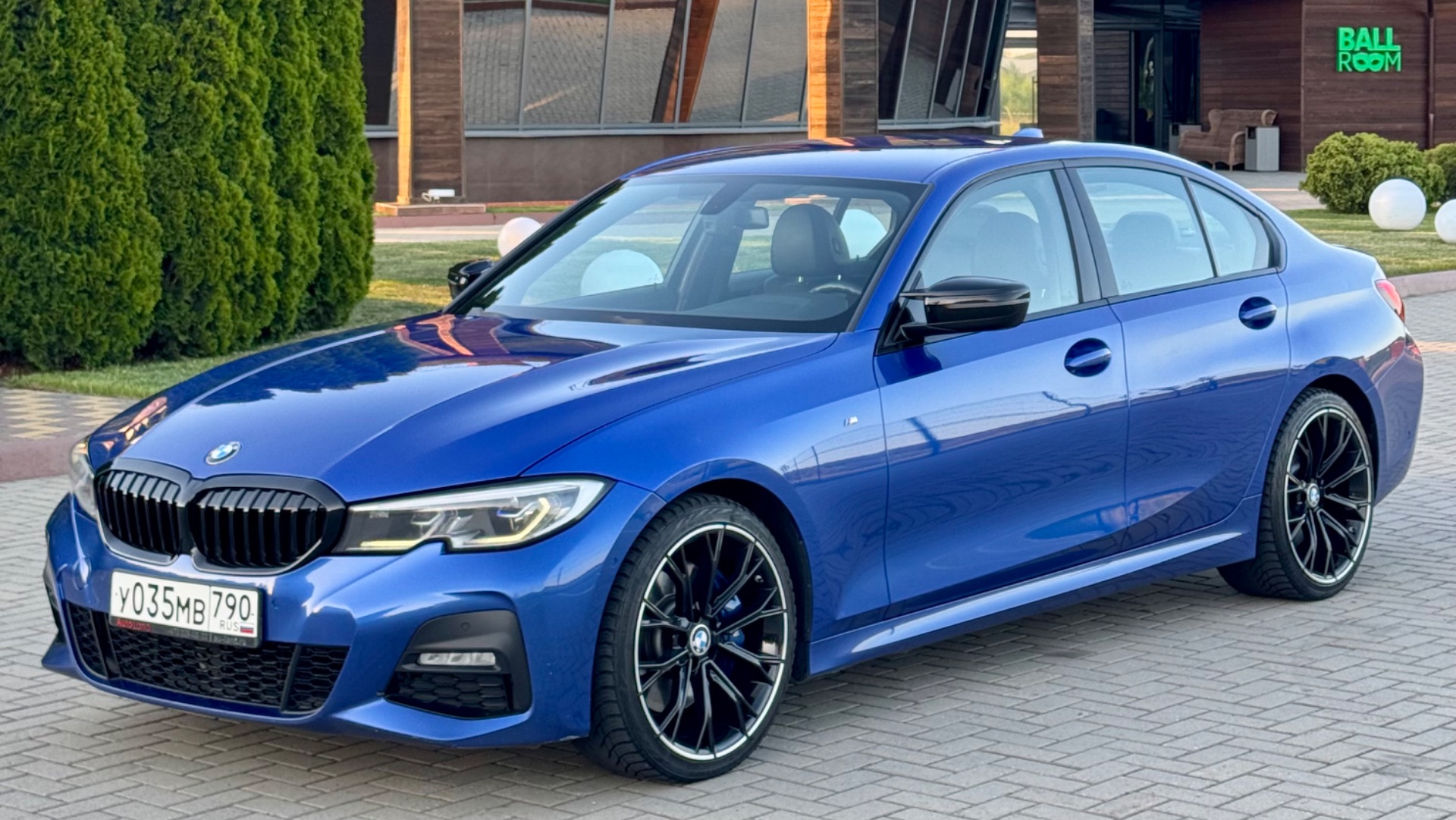 BMW 320d xDrive Partimao Blue смотреть онлайн