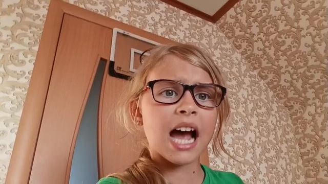 сериал, 1 серия: "Мама пришла домой, не та... " смотреть онлайн