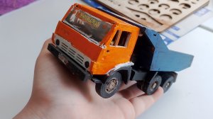 Камаз 5511 из дерева 1:43 .