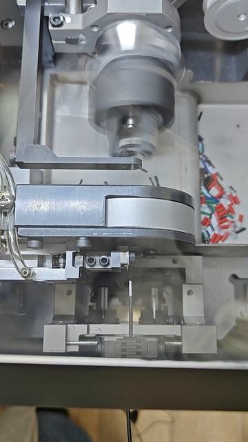 Процесс обработки провода МС-16-13 0,75 мм2 и обжим контакта СНЦ 23 1,5 мм смотреть онлайн