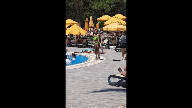 Мой муж водящий разводящий. Пляжный супер досуг в Турции.