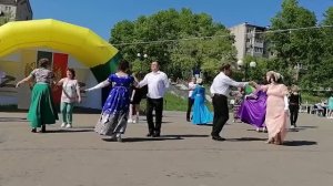 Платье для танцев может стоить как автомобиль — и вот почему